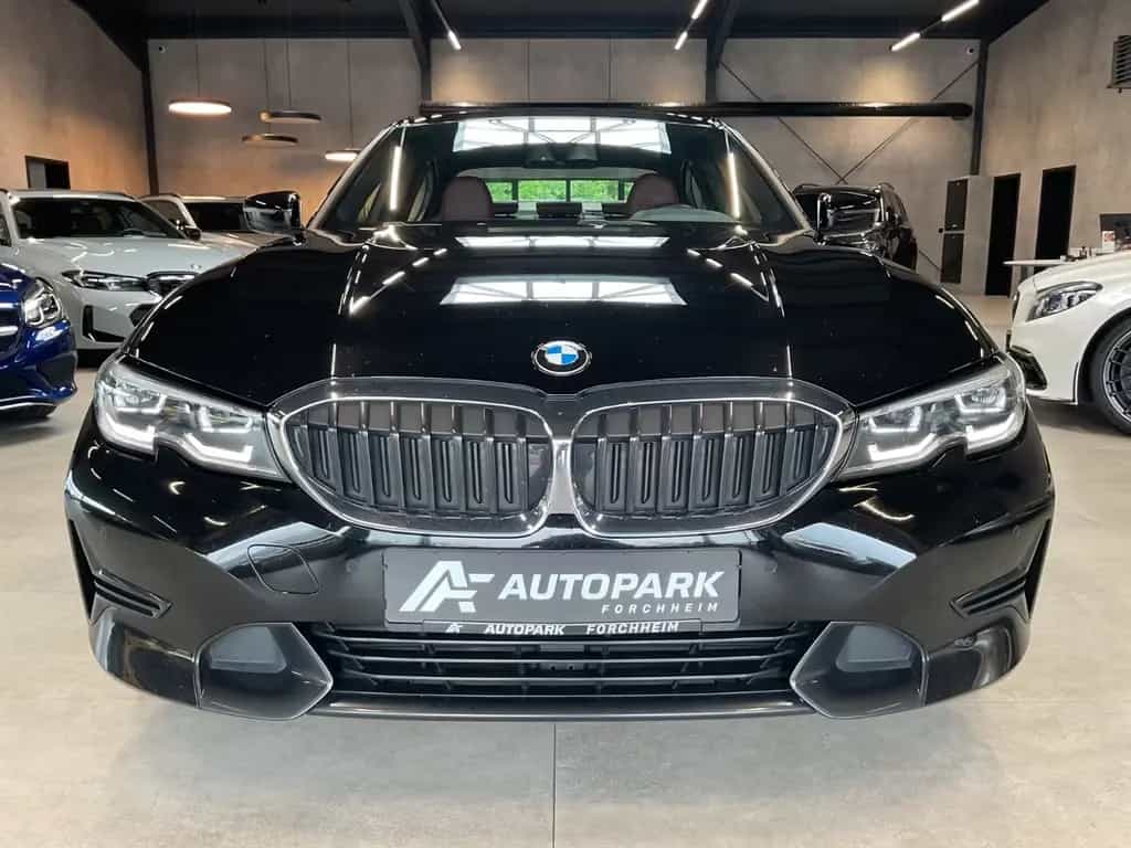 BMW 320 d Sport Line LED Leder LiveC. Sitzh. 18" 03/2022-photo-1