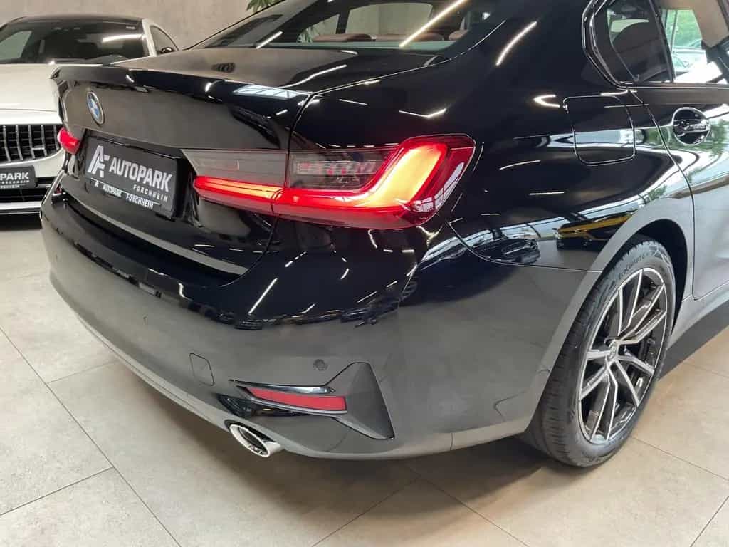 BMW 320 d Sport Line LED Leder LiveC. Sitzh. 18" 03/2022-photo-20