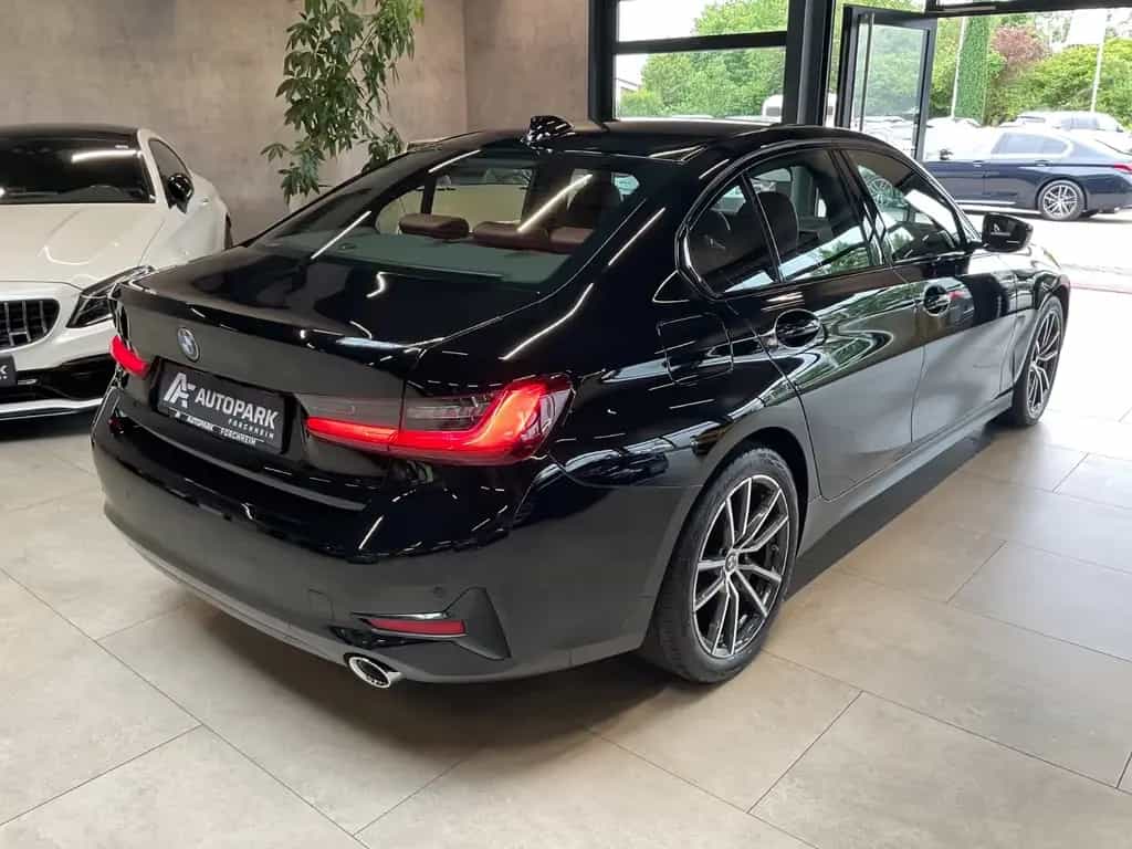 BMW 320 d Sport Line LED Leder LiveC. Sitzh. 18" 03/2022-photo-3
