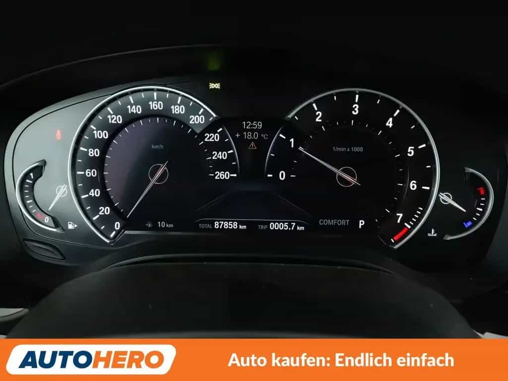 BMW 530 i xDrive Sport Line Aut.*NAVI*LED*HUD*CAM*PDC 05/2017-photo-19