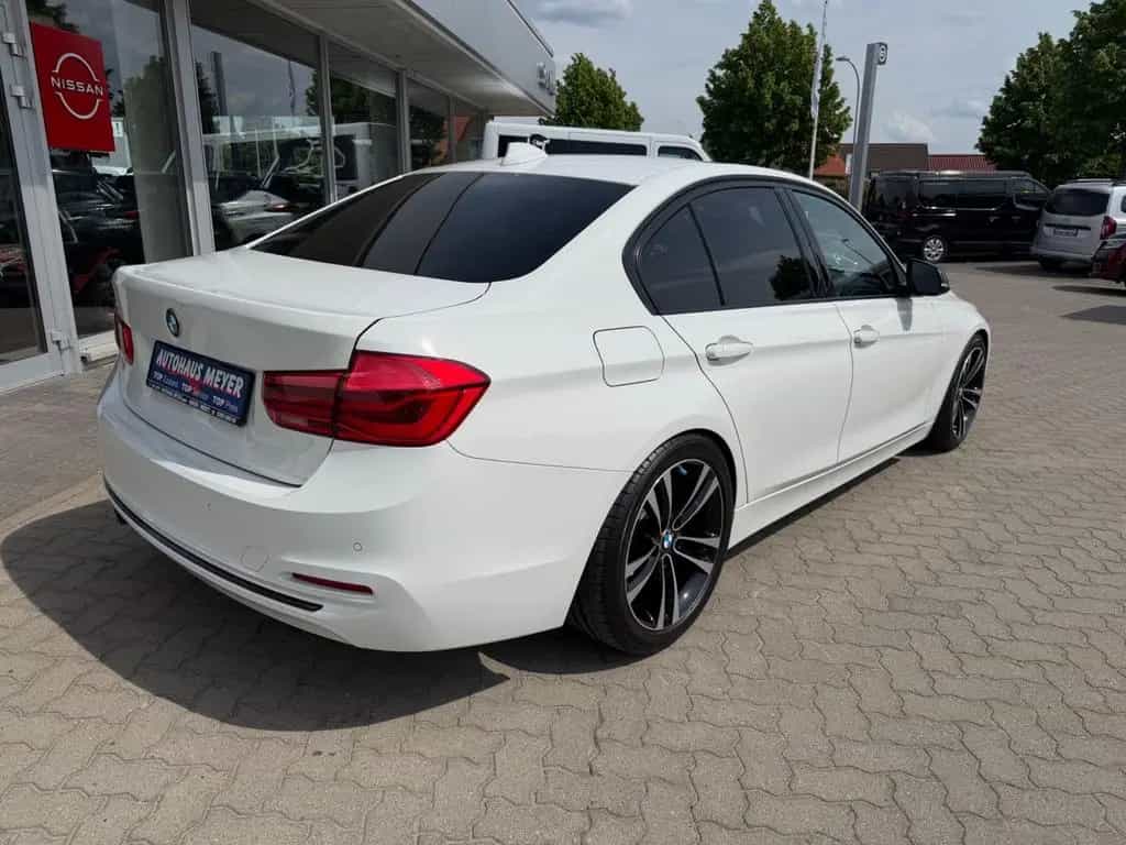 BMW 318 i SportLine Business Paket Automatik 06/2019-photo-1