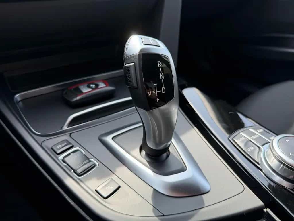 BMW 318 i SportLine Business Paket Automatik 06/2019-photo-18