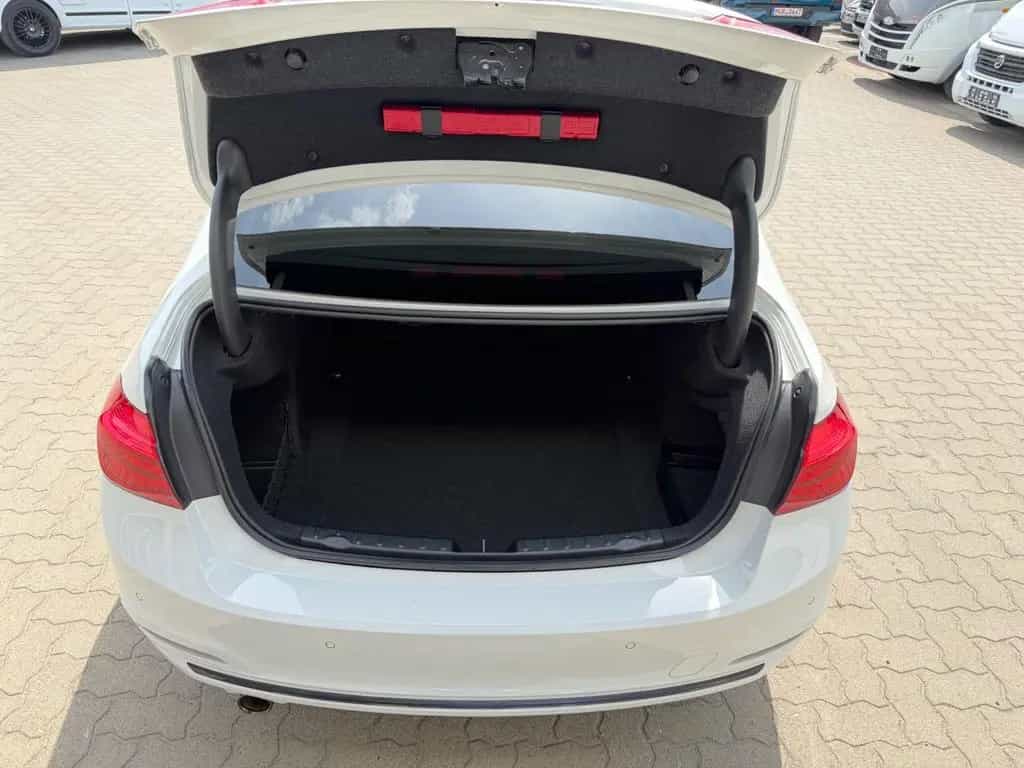 BMW 318 i SportLine Business Paket Automatik 06/2019-photo-5
