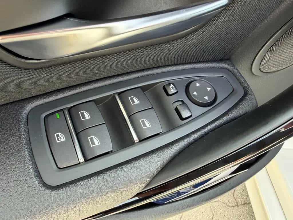 BMW 318 i SportLine Business Paket Automatik 06/2019-photo-7