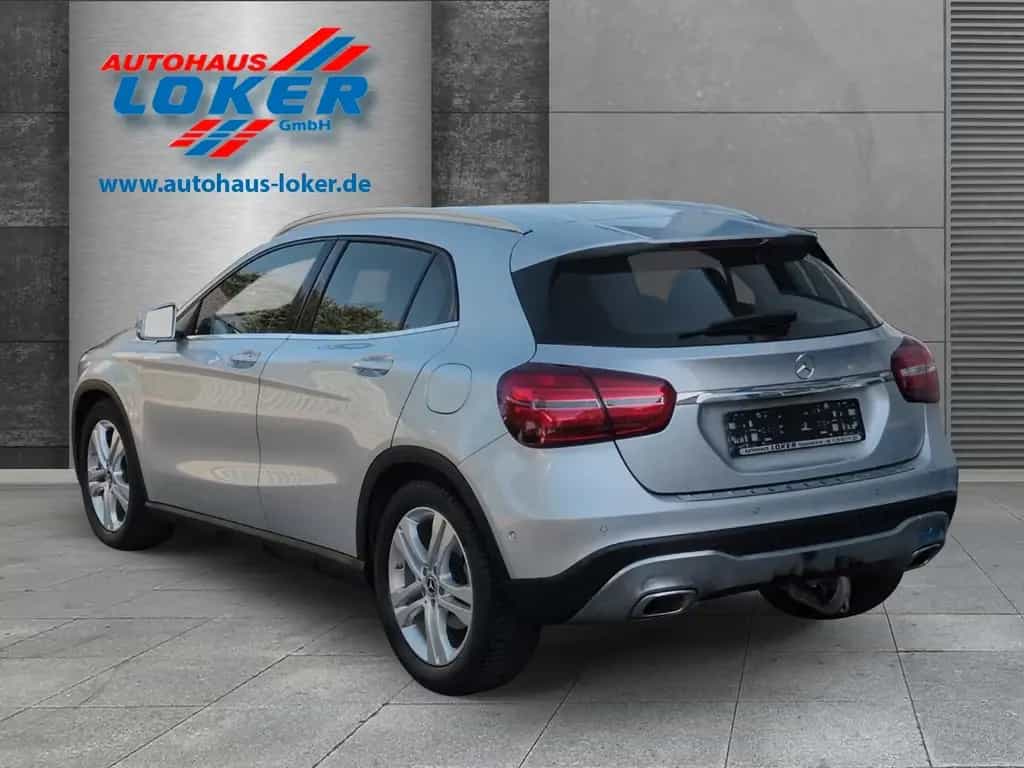 Mercedes-Benz GLA 180 Urban AHK LED NAVI KAMERA DAB 10/2019-photo-1