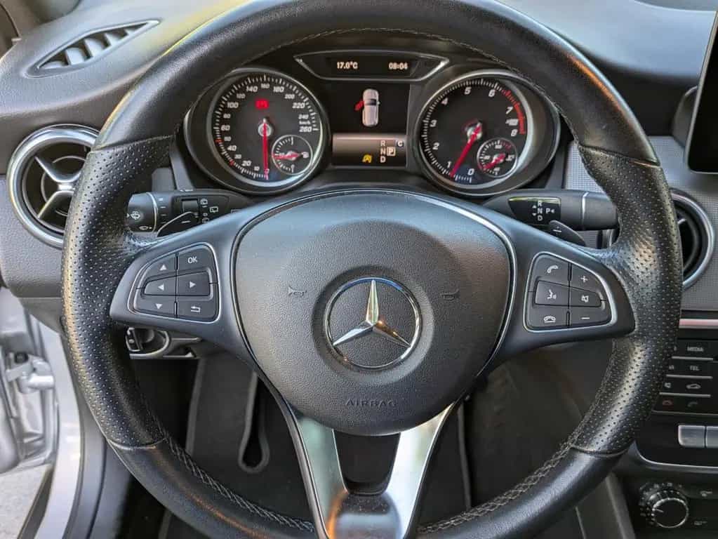 Mercedes-Benz GLA 180 Urban AHK LED NAVI KAMERA DAB 10/2019-photo-13