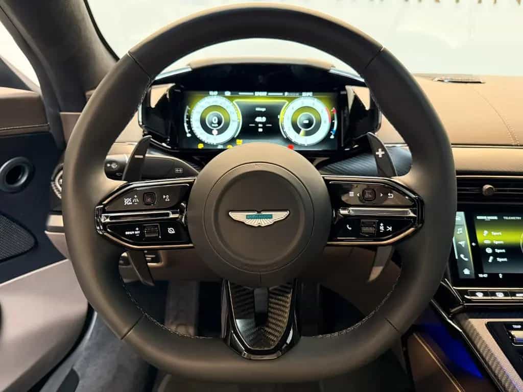 Aston Martin V8 Vantage Vantage Coupe | MODELYEAR 2026 null-photo-16