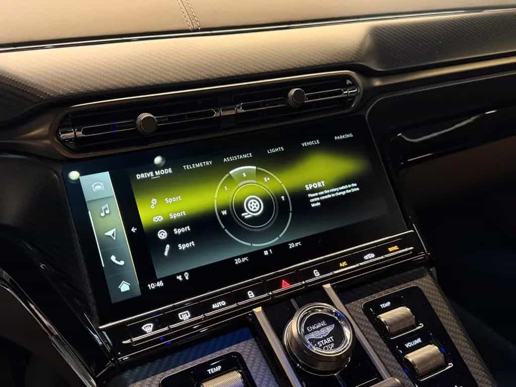 Aston Martin V8 Vantage Vantage Coupe | MODELYEAR 2026 null-photo-19