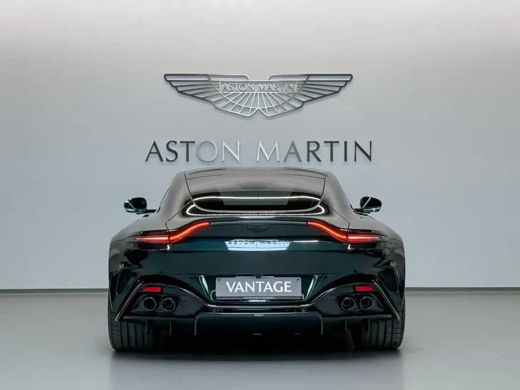 Aston Martin V8 Vantage Vantage Coupe | MODELYEAR 2026 null-photo-3