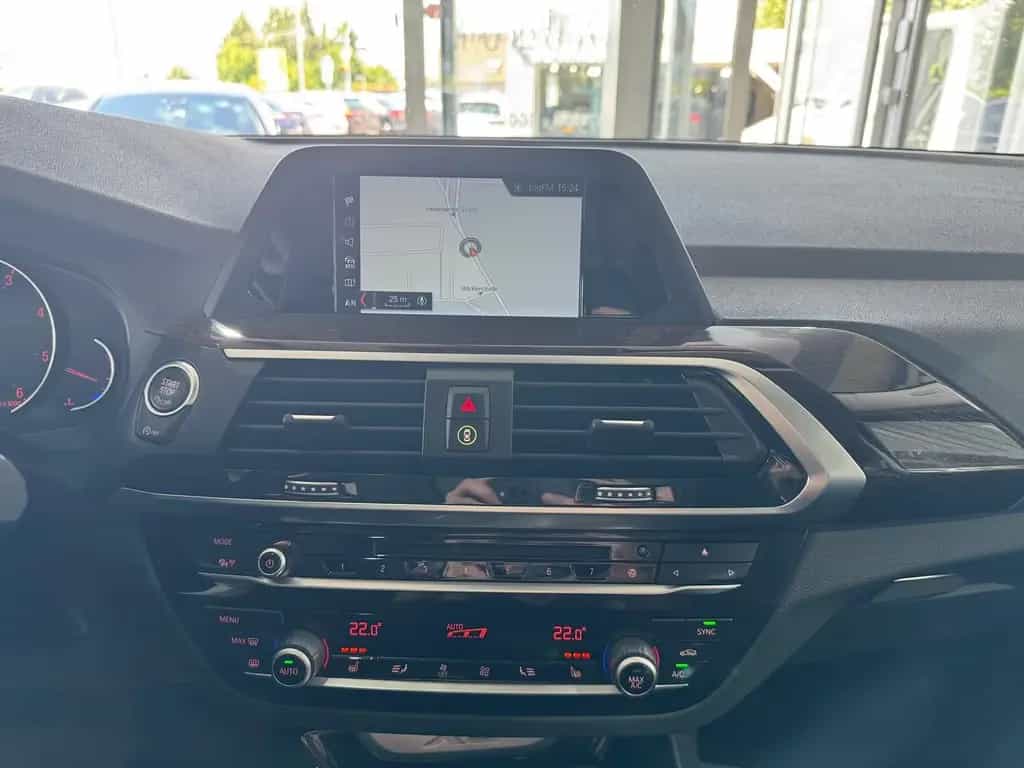 BMW X3 xDrive 20d Steptronic LED PANO KAMERA AHK PDC 04/2019-photo-18