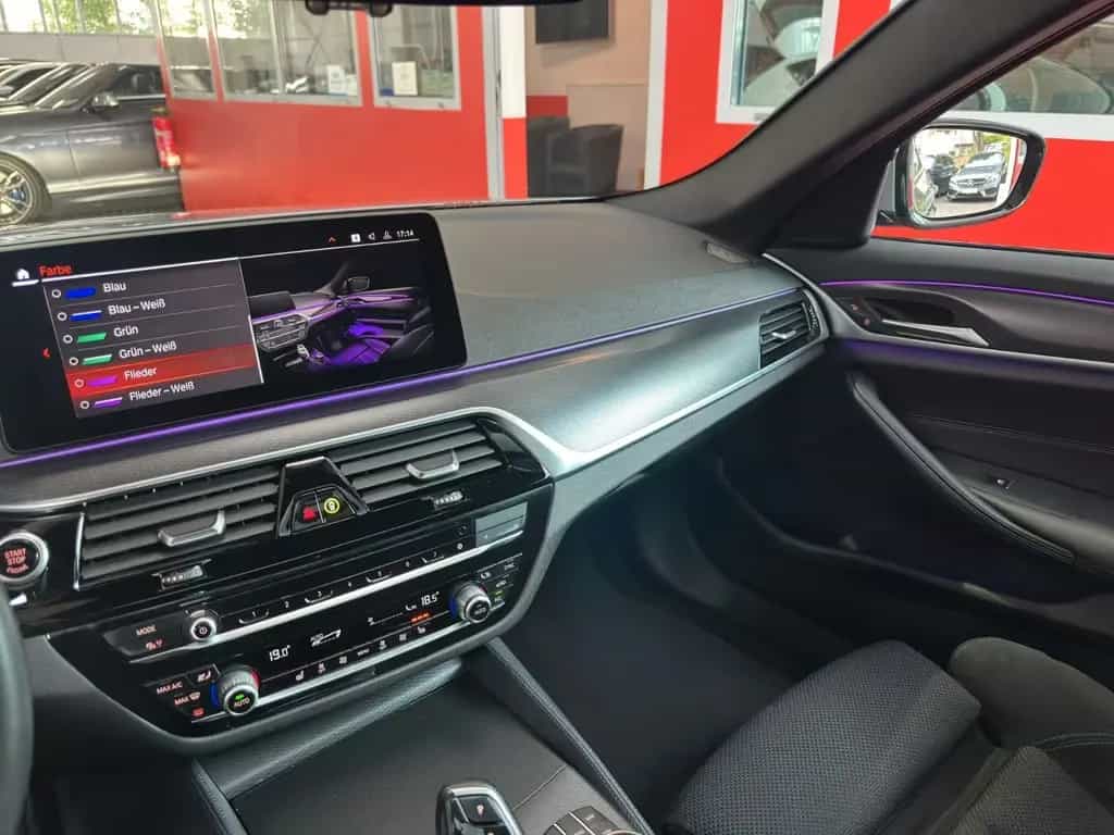 BMW 520 dAT M-SPORT LC.PRO PANO ACC KAMERA 19" HiFi 10/2021-photo-28