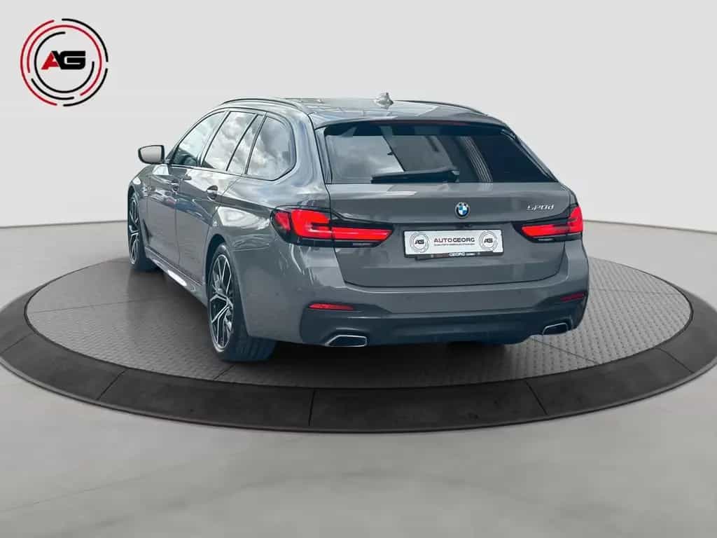 BMW 520 dAT M-SPORT LC.PRO PANO ACC KAMERA 19" HiFi 10/2021-photo-3