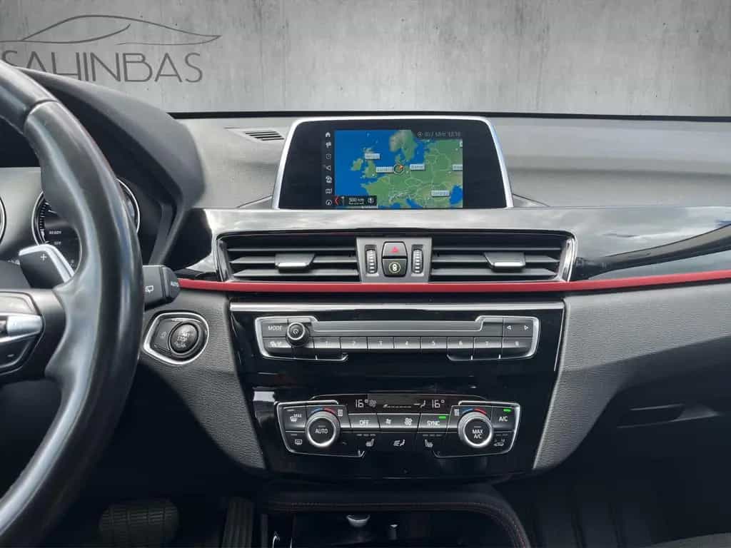 BMW X1 xDrive 20 d Sport Line LED Kamera*aus 1.Hand* 04/2019-photo-13