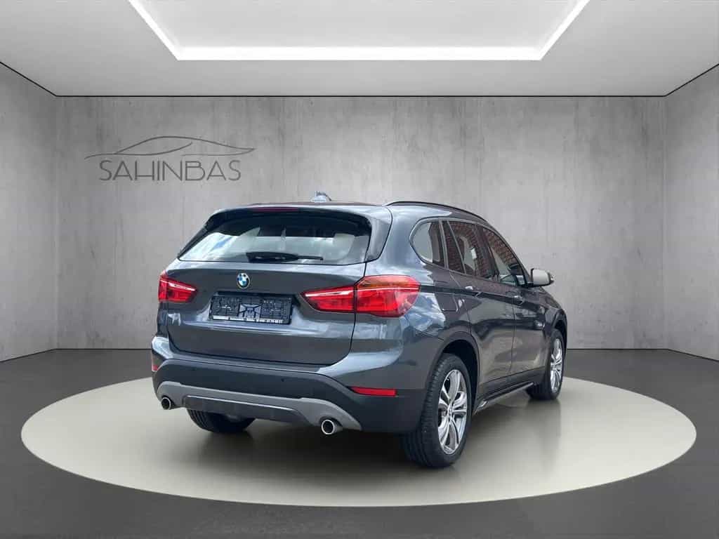 BMW X1 xDrive 20 d Sport Line LED Kamera*aus 1.Hand* 04/2019-photo-3