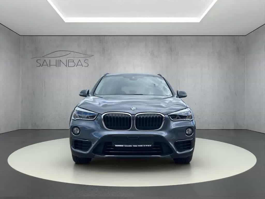 BMW X1 xDrive 20 d Sport Line LED Kamera*aus 1.Hand* 04/2019-photo-4