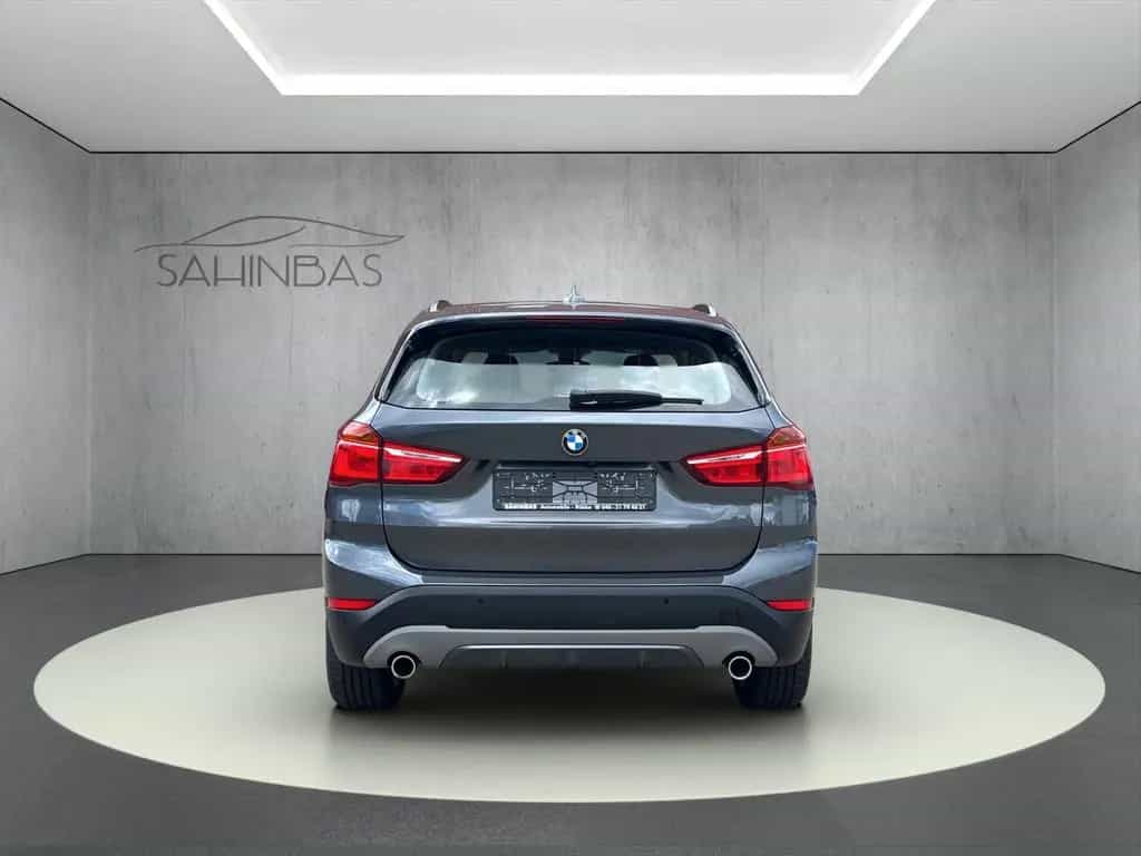 BMW X1 xDrive 20 d Sport Line LED Kamera*aus 1.Hand* 04/2019-photo-7