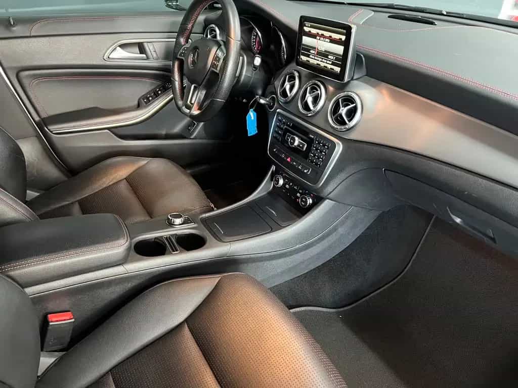 Mercedes-Benz CLA 200 AMG Rückfahrkamera SHZ Navi H&K Sound 09/2014-photo-14
