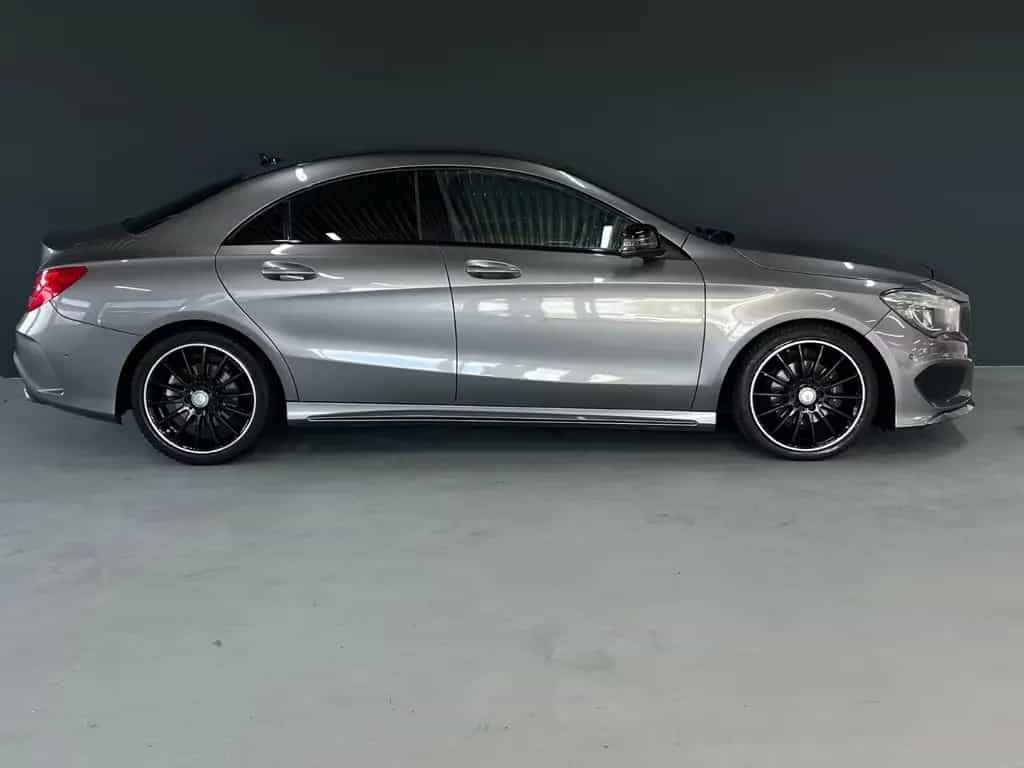 Mercedes-Benz CLA 200 AMG Rückfahrkamera SHZ Navi H&K Sound 09/2014-photo-3