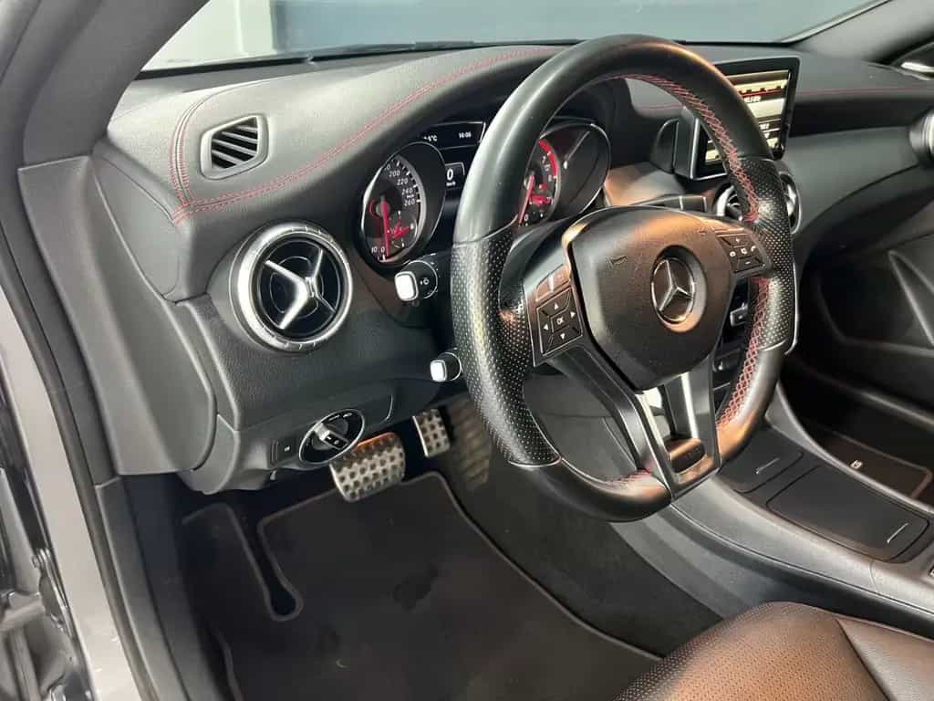 Mercedes-Benz CLA 200 AMG Rückfahrkamera SHZ Navi H&K Sound 09/2014-photo-9