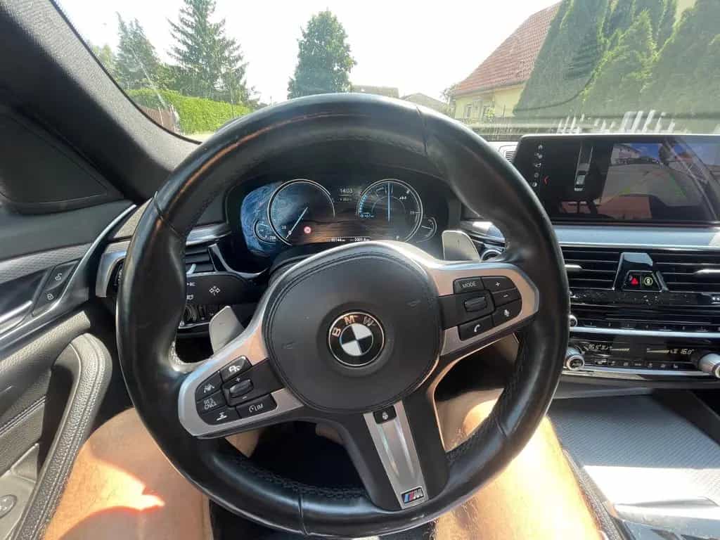 BMW 530 i xDrive A - 05/2018-photo-12