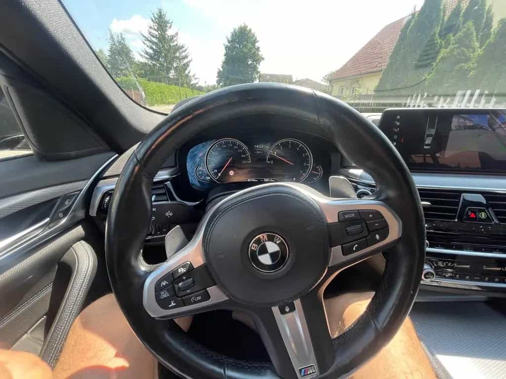 BMW 530 i xDrive A - 05/2018-photo-9