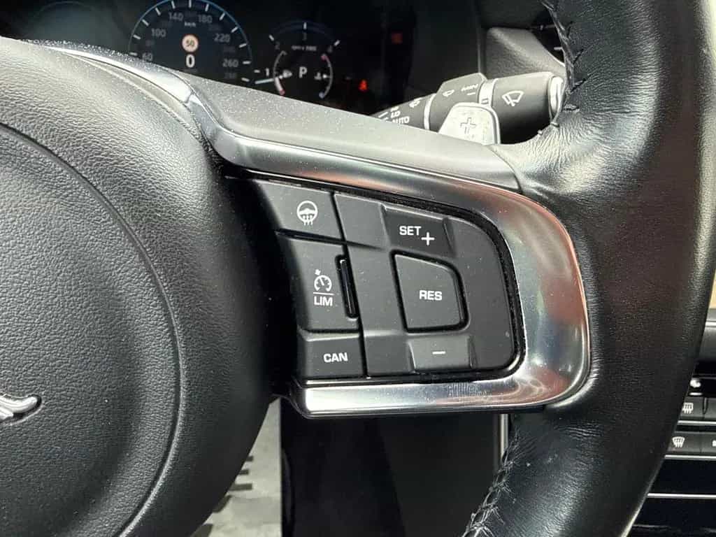 Jaguar XF R-Sport 05/2019-photo-26