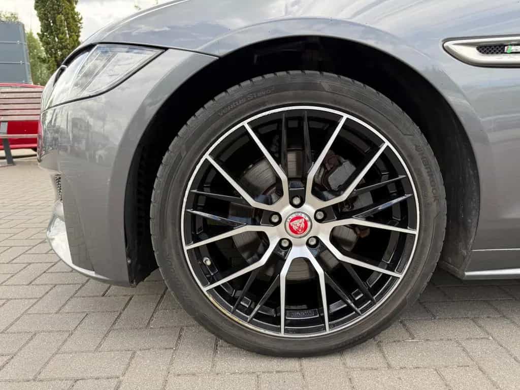 Jaguar XF R-Sport 05/2019-photo-8