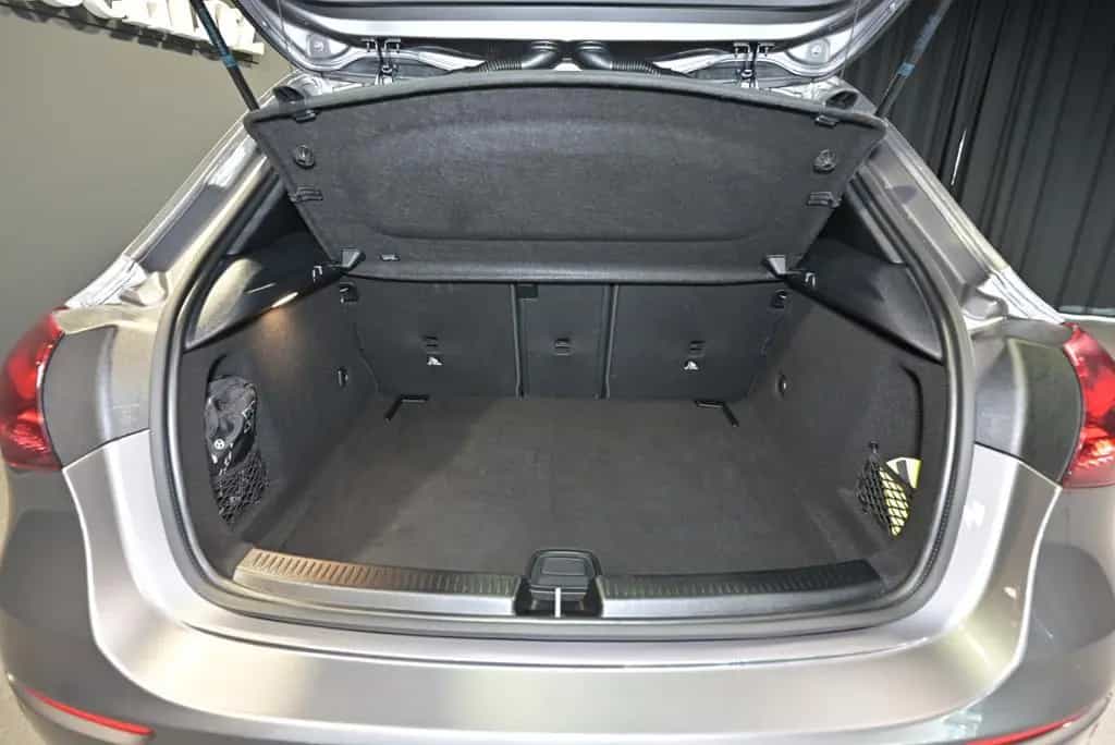 Mercedes-Benz A 180 NAVI/LED/KAMERA 09/2025-photo-13