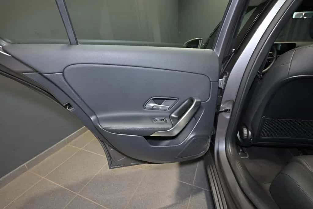 Mercedes-Benz A 180 NAVI/LED/KAMERA 09/2025-photo-24