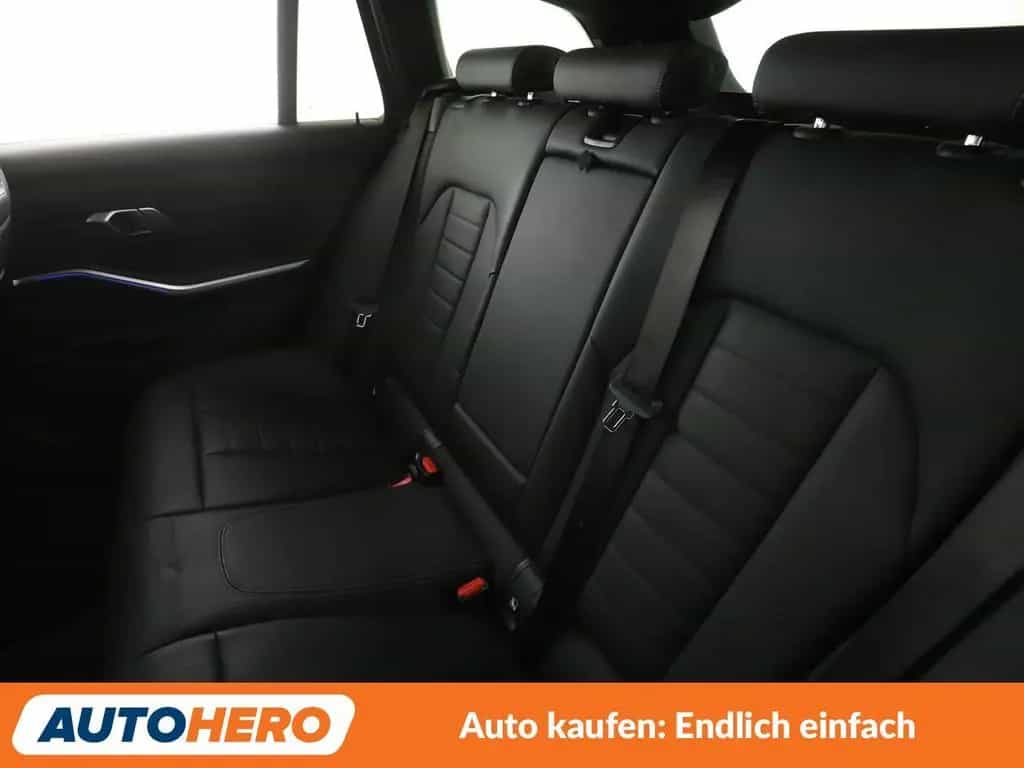 BMW 320 3er 320d M Sport Aut.*NAVI*HUD*LASER* 02/2020-photo-13