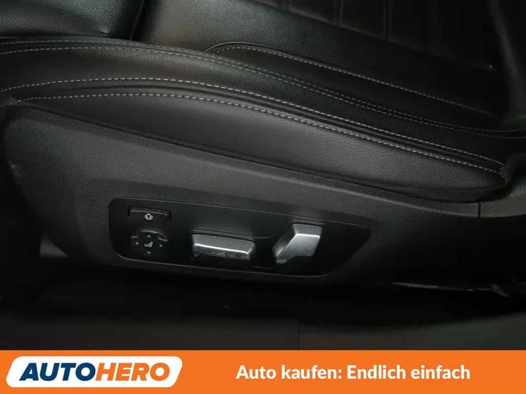 BMW 320 3er 320d M Sport Aut.*NAVI*HUD*LASER* 02/2020-photo-29