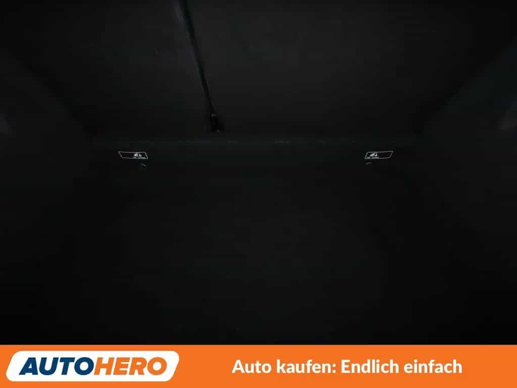 Renault Clio 1.2 TCe Initiale Paris Aut.*NAVI*TEMPO*CAM* 08/2015-photo-17
