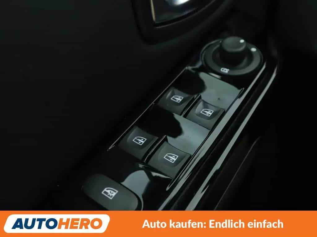 Renault Clio 1.2 TCe Initiale Paris Aut.*NAVI*TEMPO*CAM* 08/2015-photo-24