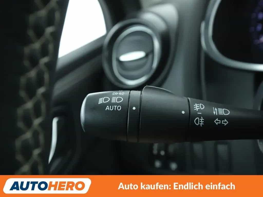 Renault Clio 1.2 TCe Initiale Paris Aut.*NAVI*TEMPO*CAM* 08/2015-photo-25