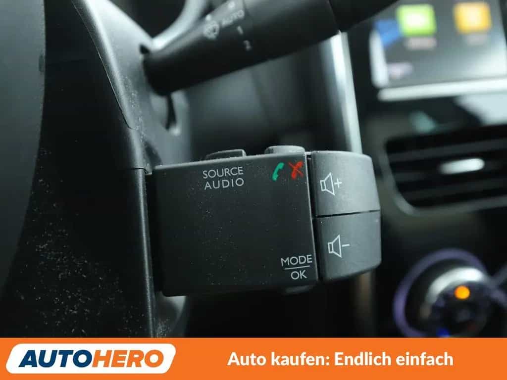 Renault Clio 1.2 TCe Initiale Paris Aut.*NAVI*TEMPO*CAM* 08/2015-photo-26