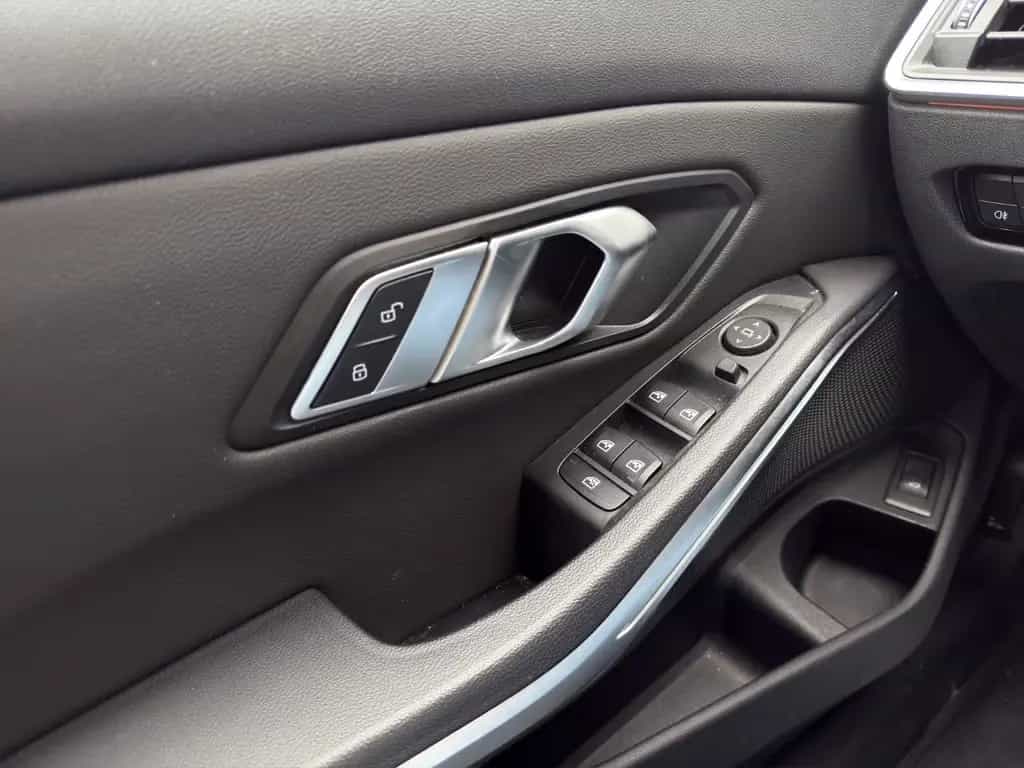 BMW 318 d touring Luxury Line 09/2022-photo-11