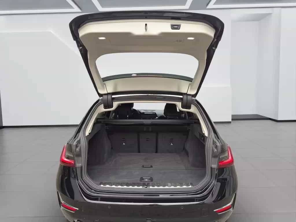 BMW 318 d touring Luxury Line 09/2022-photo-19