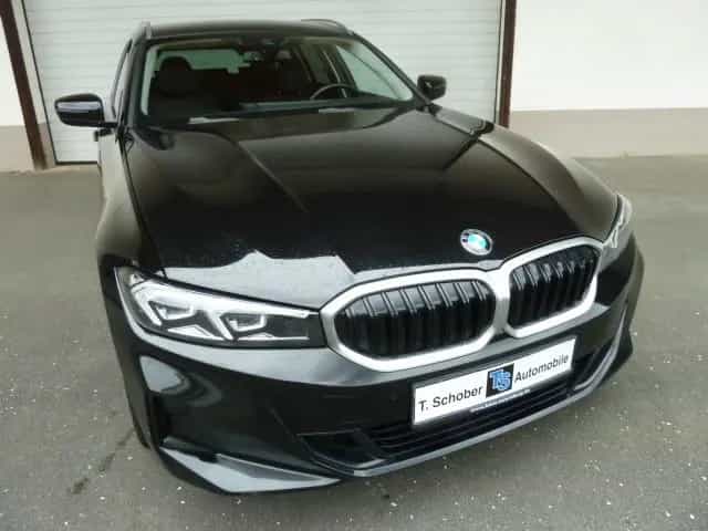 BMW 318 d **HEAD-UP*AHK*RFK** 05/2023-photo-11