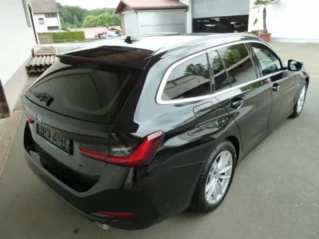 BMW 318 d **HEAD-UP*AHK*RFK** 05/2023-photo-7
