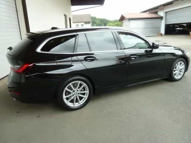 BMW 318 d **HEAD-UP*AHK*RFK** 05/2023-photo-8