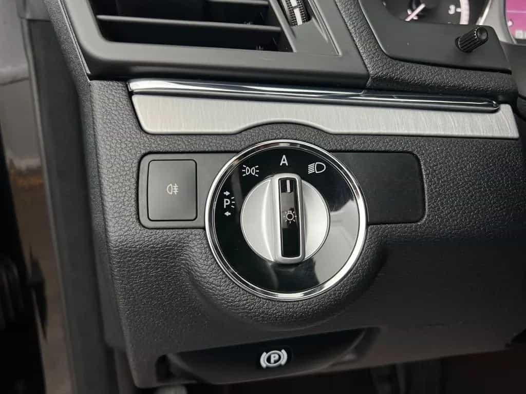 Mercedes-Benz E 200 CGI / NUR 56.tKM / GARANTIE / 2.HD / XEN / 03/2010-photo-19