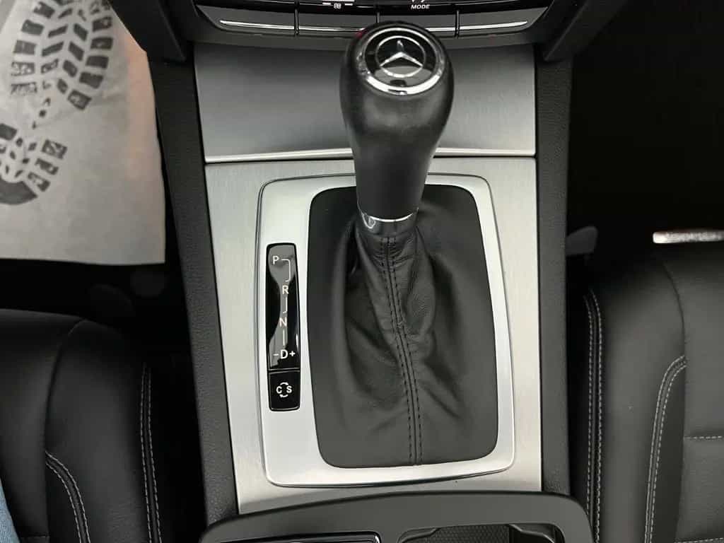 Mercedes-Benz E 200 CGI / NUR 56.tKM / GARANTIE / 2.HD / XEN / 03/2010-photo-30