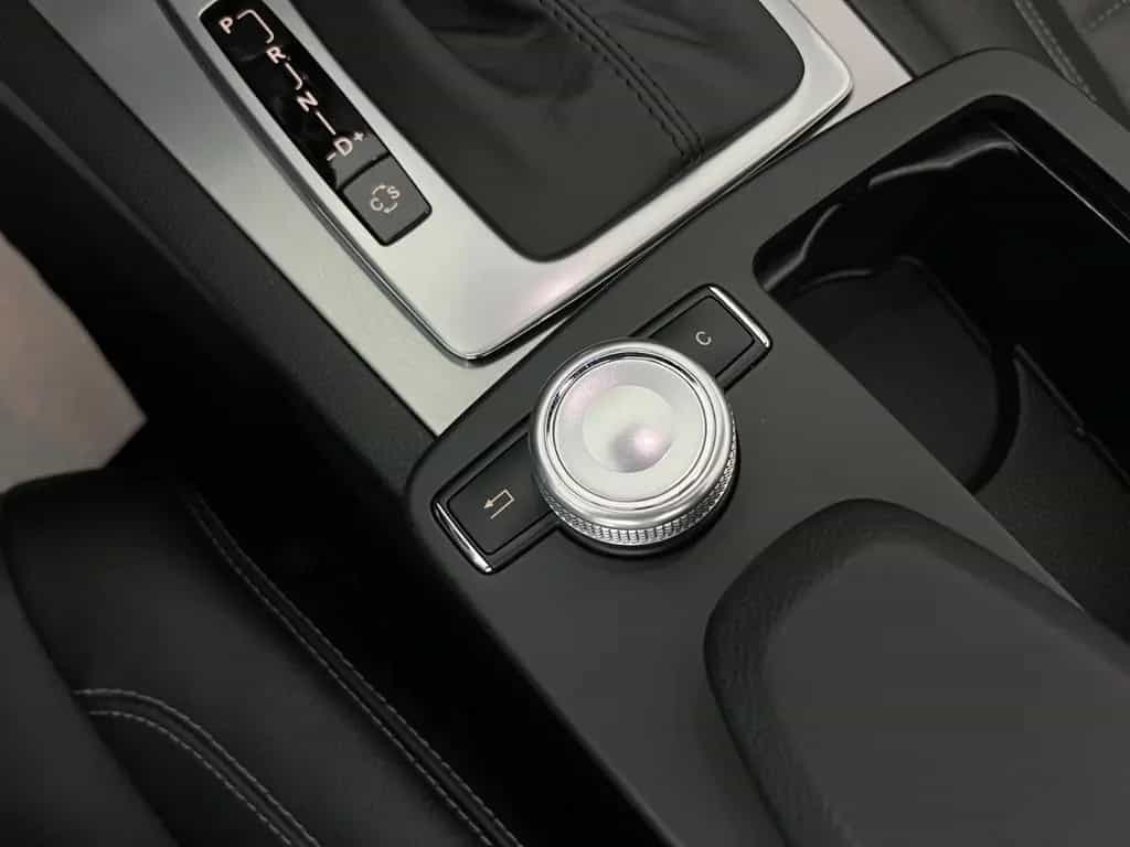 Mercedes-Benz E 200 CGI / NUR 56.tKM / GARANTIE / 2.HD / XEN / 03/2010-photo-31