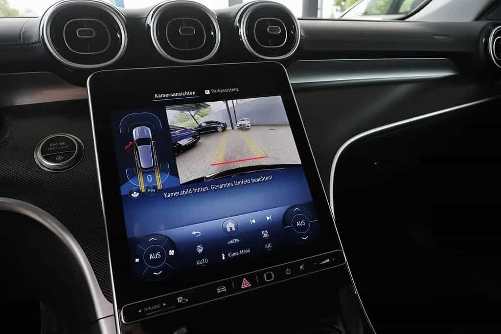 Mercedes-Benz C 180 T AMG TOTWINKEL+KAMERA+CARPLAY+SPURHALTE 04/2025-photo-10