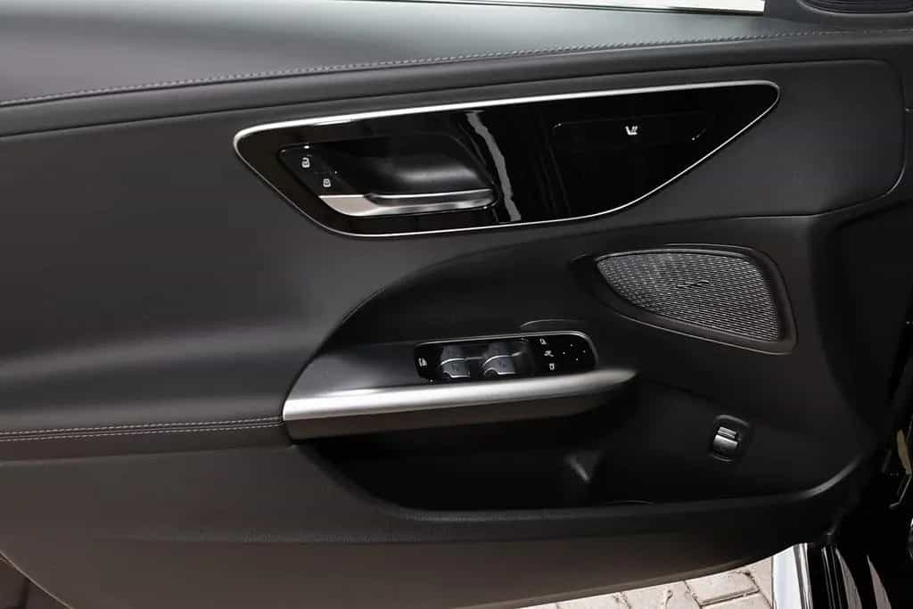 Mercedes-Benz C 180 T AMG TOTWINKEL+KAMERA+CARPLAY+SPURHALTE 04/2025-photo-11
