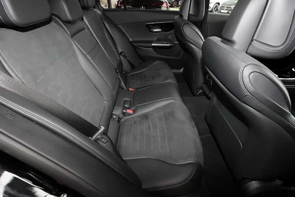 Mercedes-Benz C 180 T AMG TOTWINKEL+KAMERA+CARPLAY+SPURHALTE 04/2025-photo-6