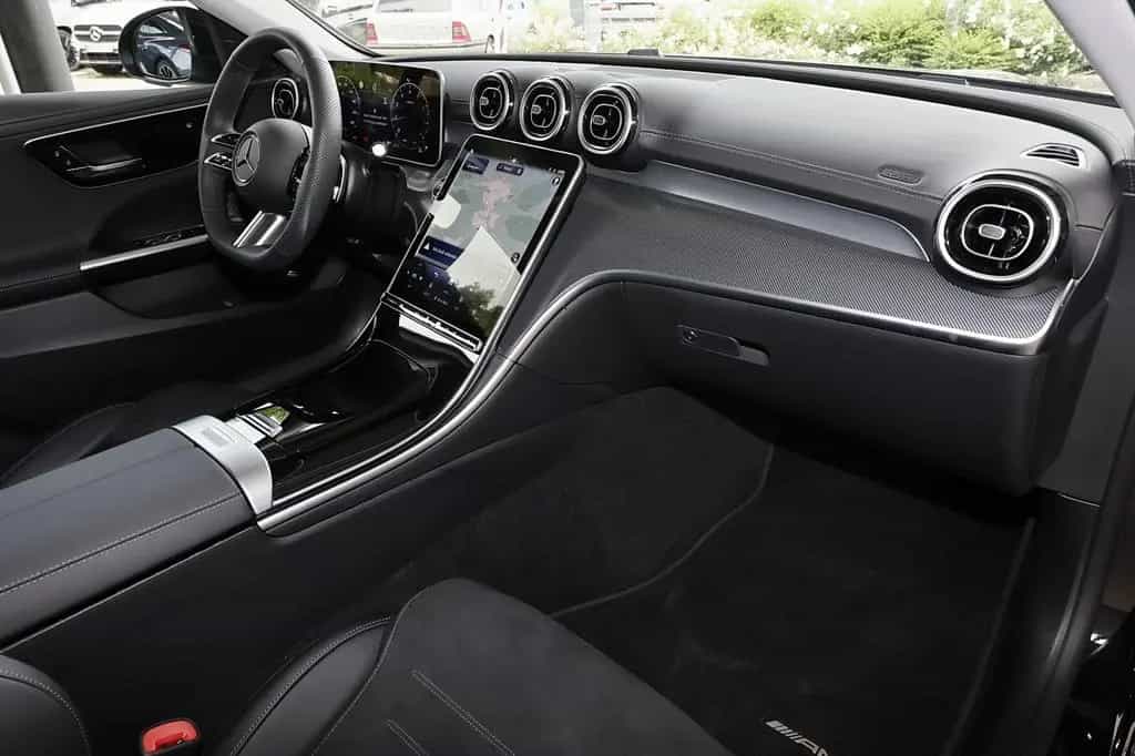 Mercedes-Benz C 180 T AMG TOTWINKEL+KAMERA+CARPLAY+SPURHALTE 04/2025-photo-7