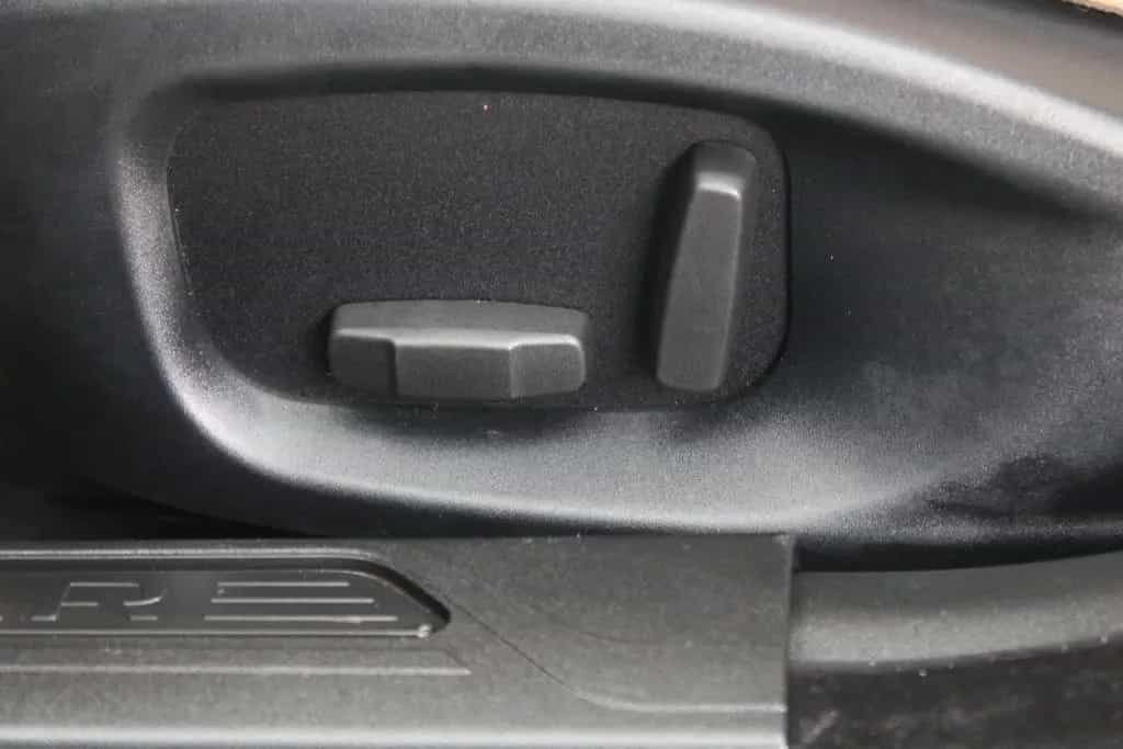 Jaguar XE S Automatik *Tüv&Inspektion Neu*Pano*Meridian 07/2017-photo-29