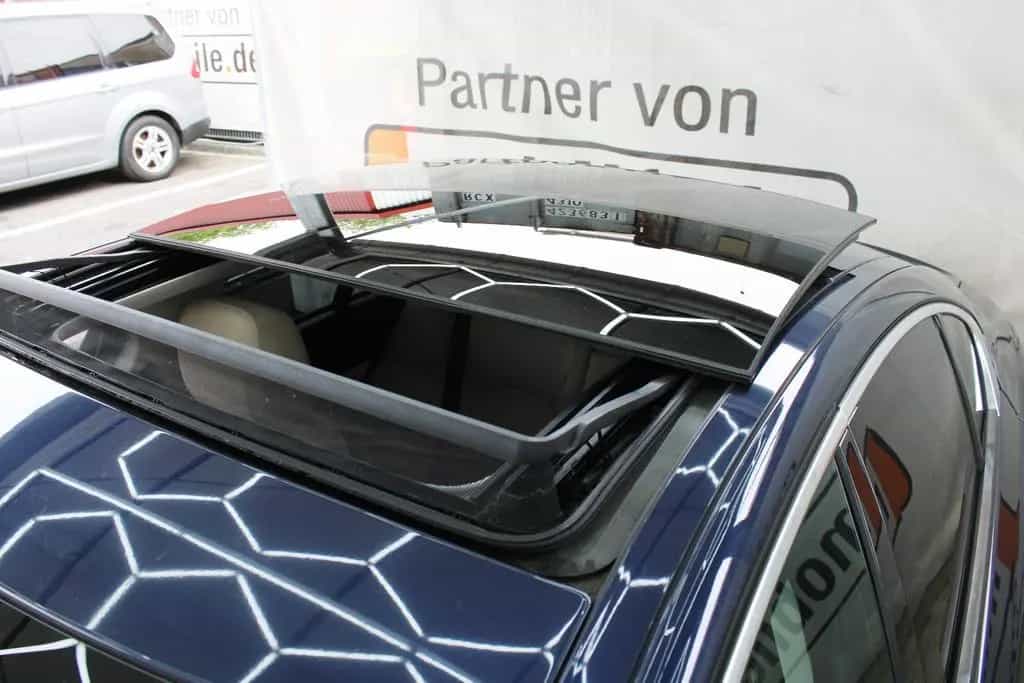 Jaguar XE S Automatik *Tüv&Inspektion Neu*Pano*Meridian 07/2017-photo-38