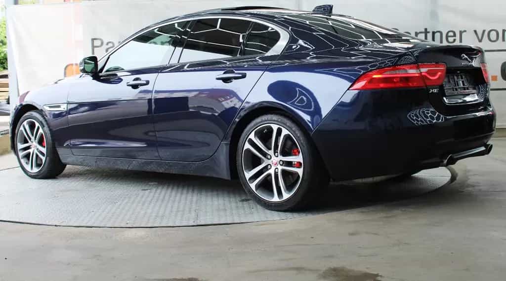 Jaguar XE S Automatik *Tüv&Inspektion Neu*Pano*Meridian 07/2017-photo-4